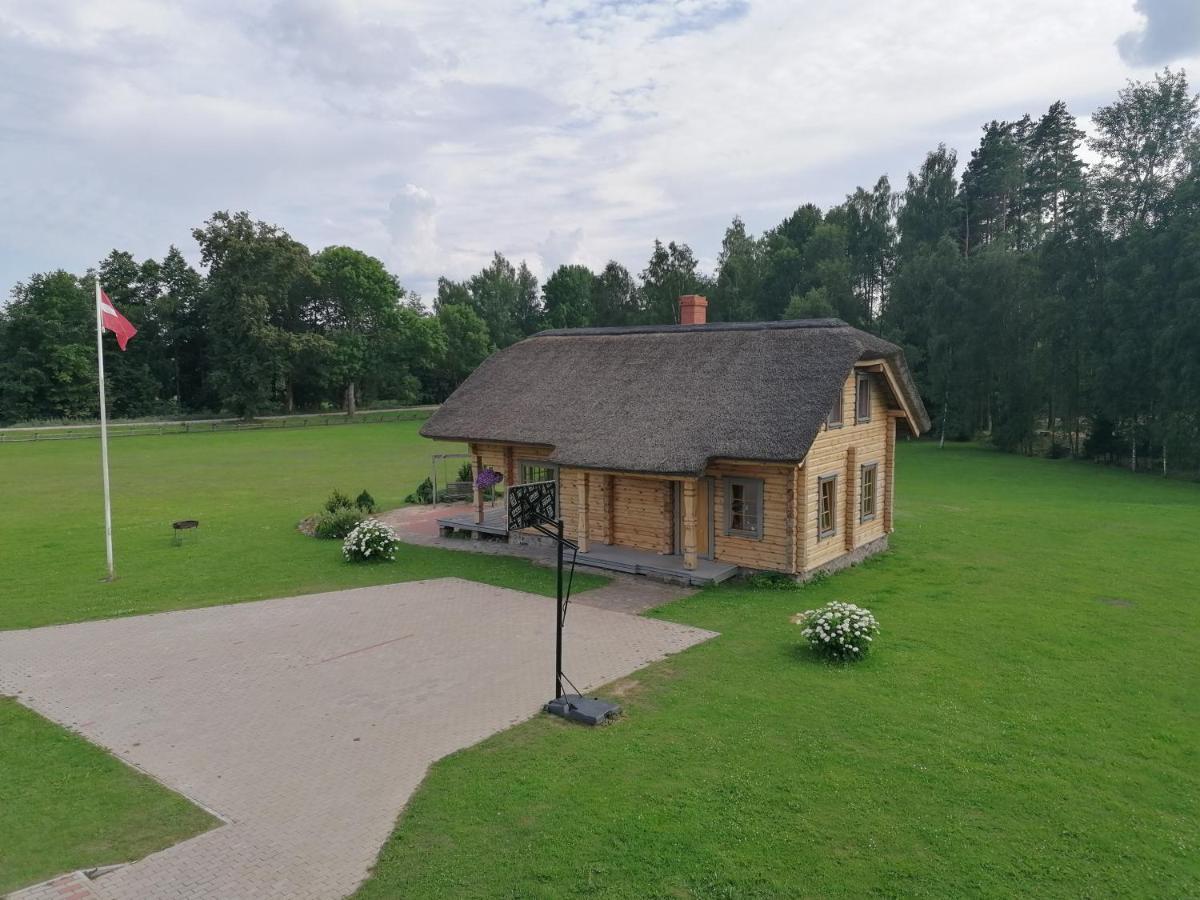 Guest House Unguri Stalbe المظهر الخارجي الصورة